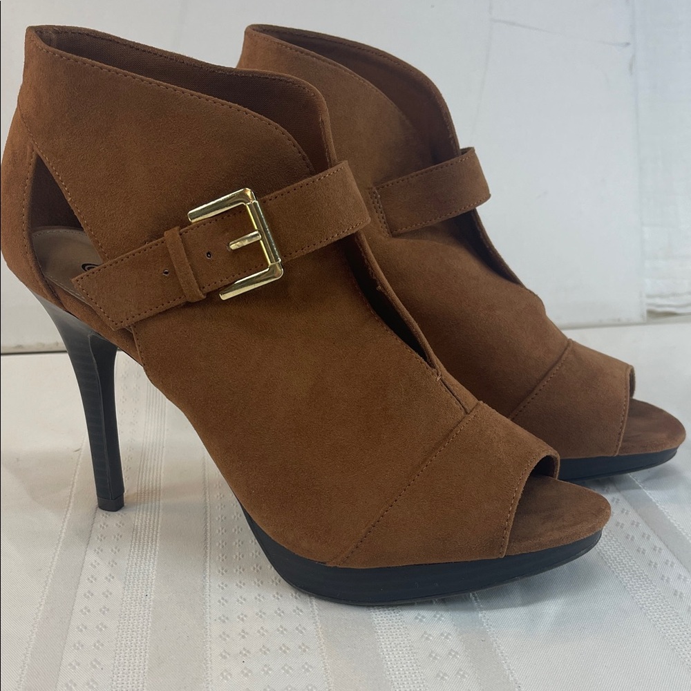 NWT Elegant Brown Peep-Toe Heels by Brash size 9